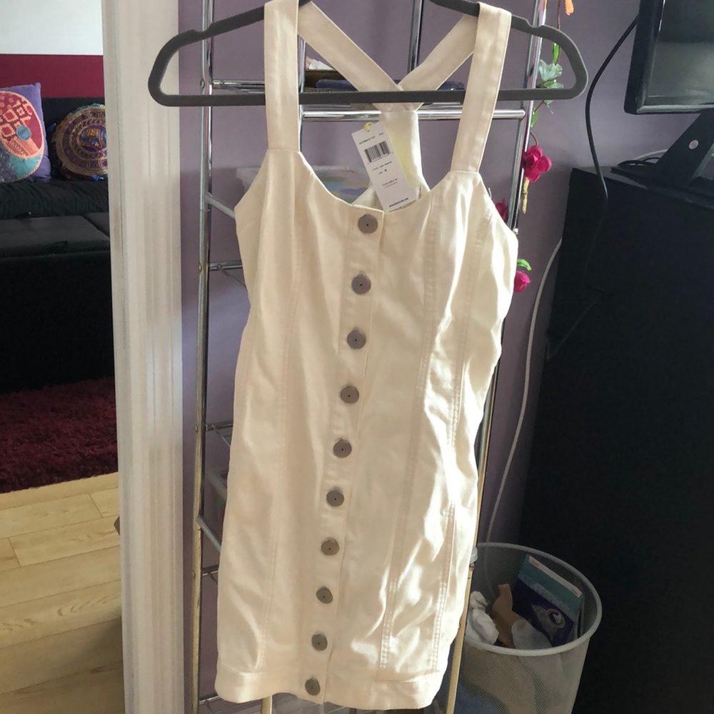 White BGBG button up dress